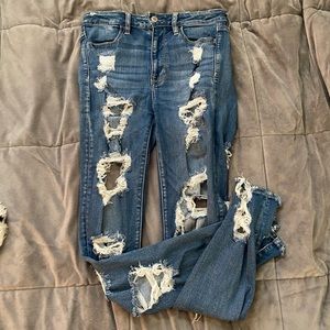 AEO DESTROYED JEANS